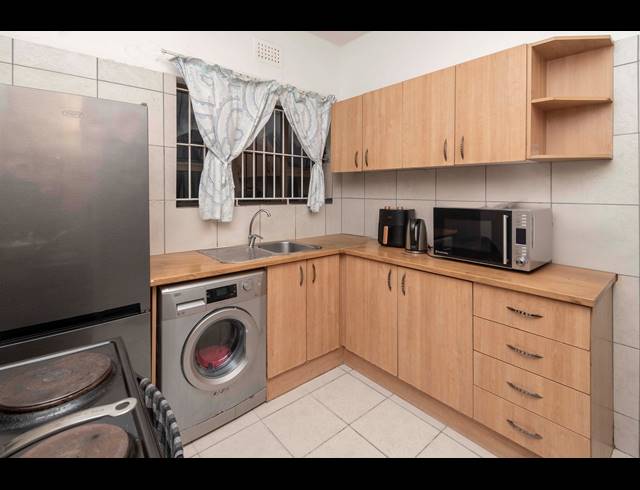 2 BEDROOM APARTMENT SOLD IN CLAREMONT